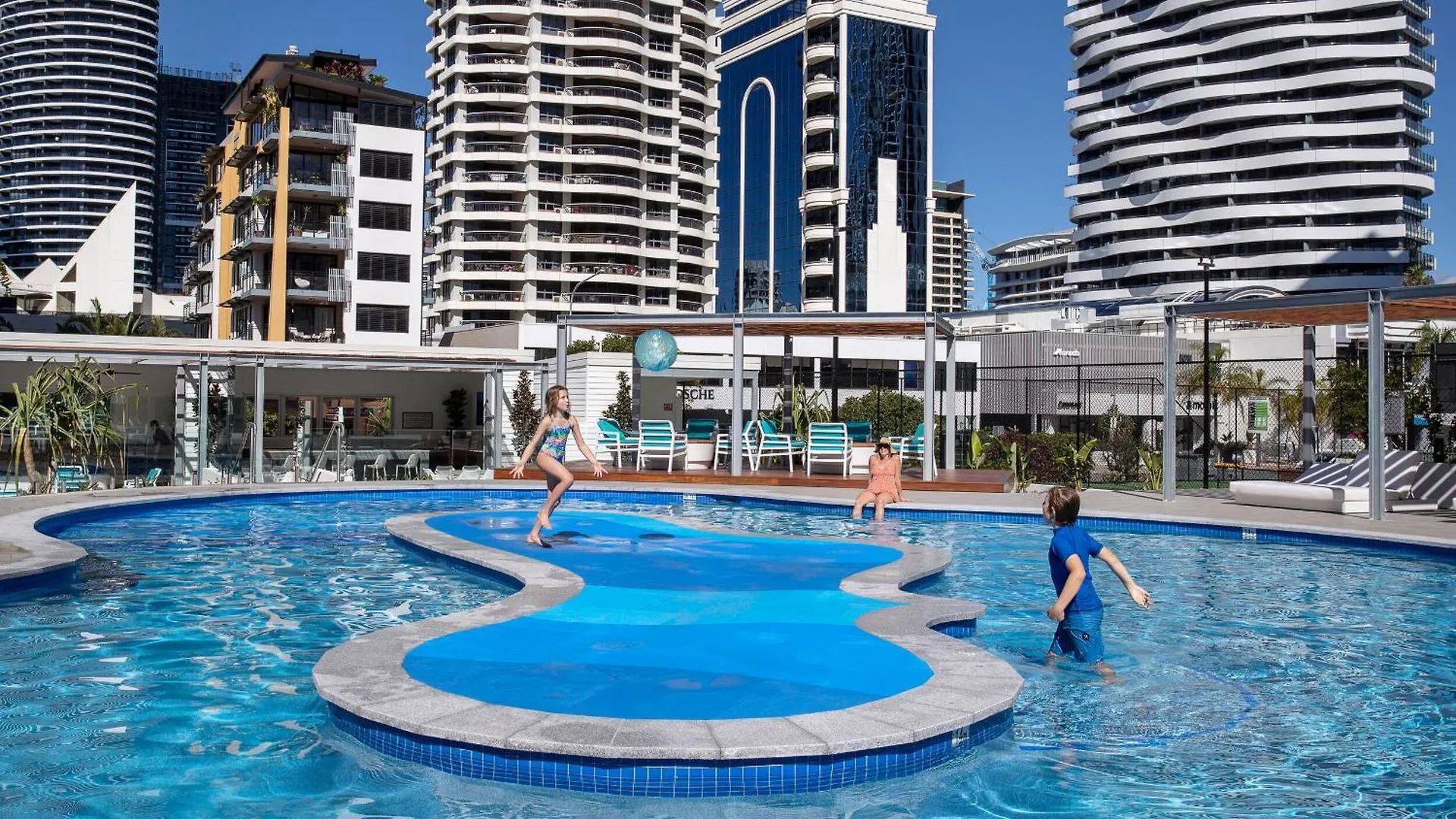Apartment 2Br Beachfront Bliss In Broadbeach ! Ocean Views! Gold Coast